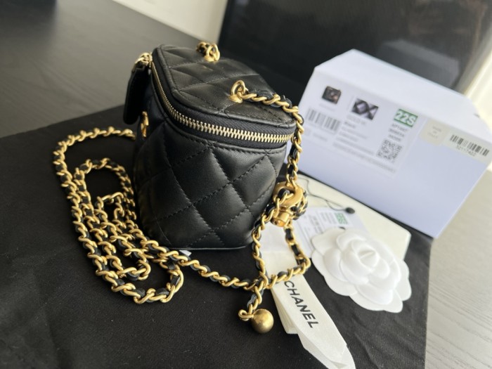 Handbag Chanel AP1447 size 8.5cmx11cmx7 cm