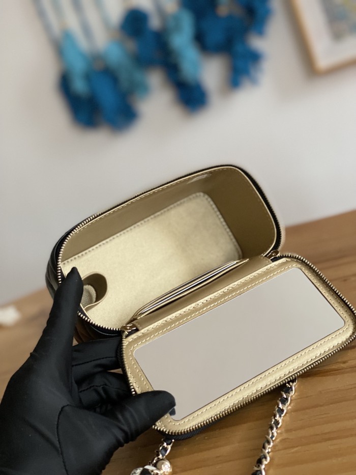 Handbag Chanel 81242 size 17 cm