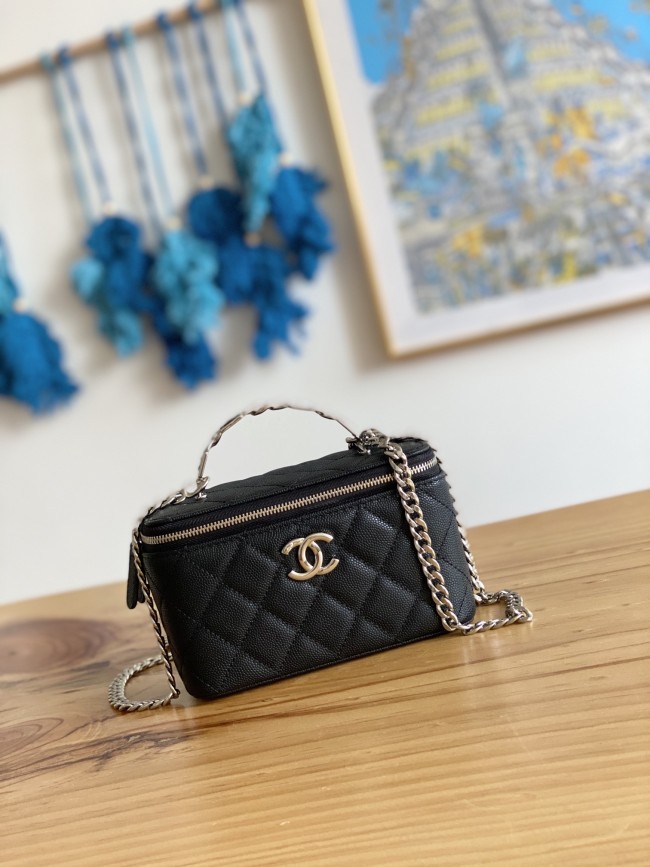 Handbag Chanel 81199 size 17 cm