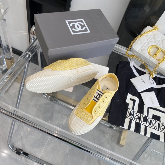 Chanel Flat canvas Sneaker 1