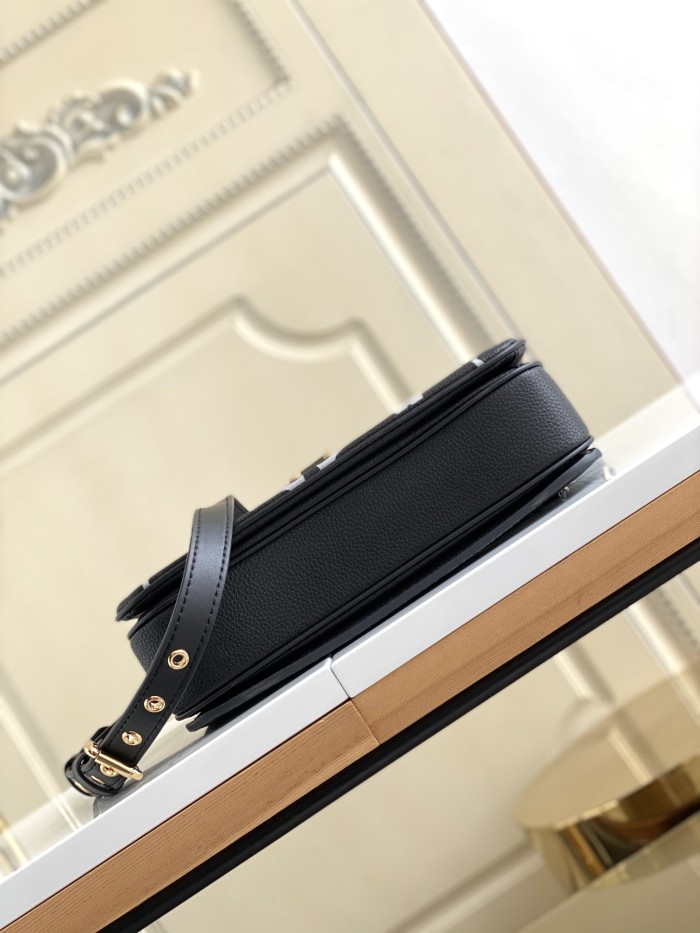 Handbag Louis Vuittonm 46028 size 25x19x7 cm