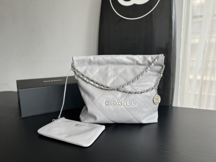 Handbag Chanel size 35cmx37cmx7 cm