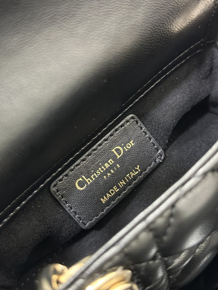 Handbag Dior S0910 size 16 x 9 x 5 cm