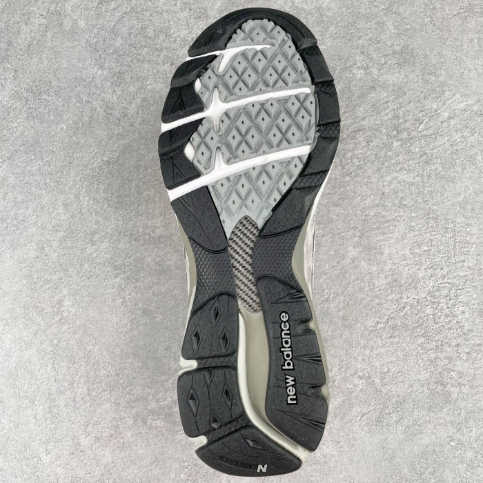 New Balance 990V3 Sneaker 6