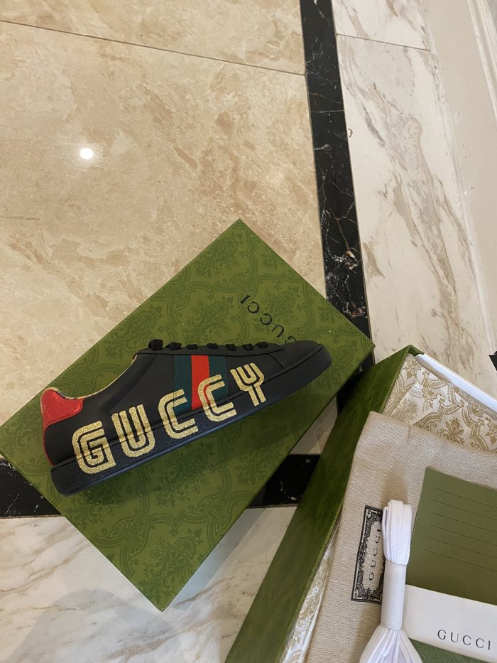 Gucci Women's Ace sneaker with bee sneaker 4