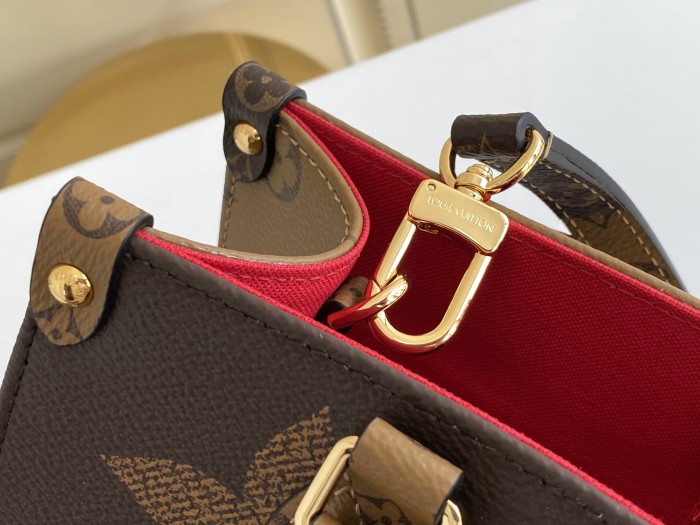 Handbag Louis Vuitton M44654 size 25-19-11.5 cm