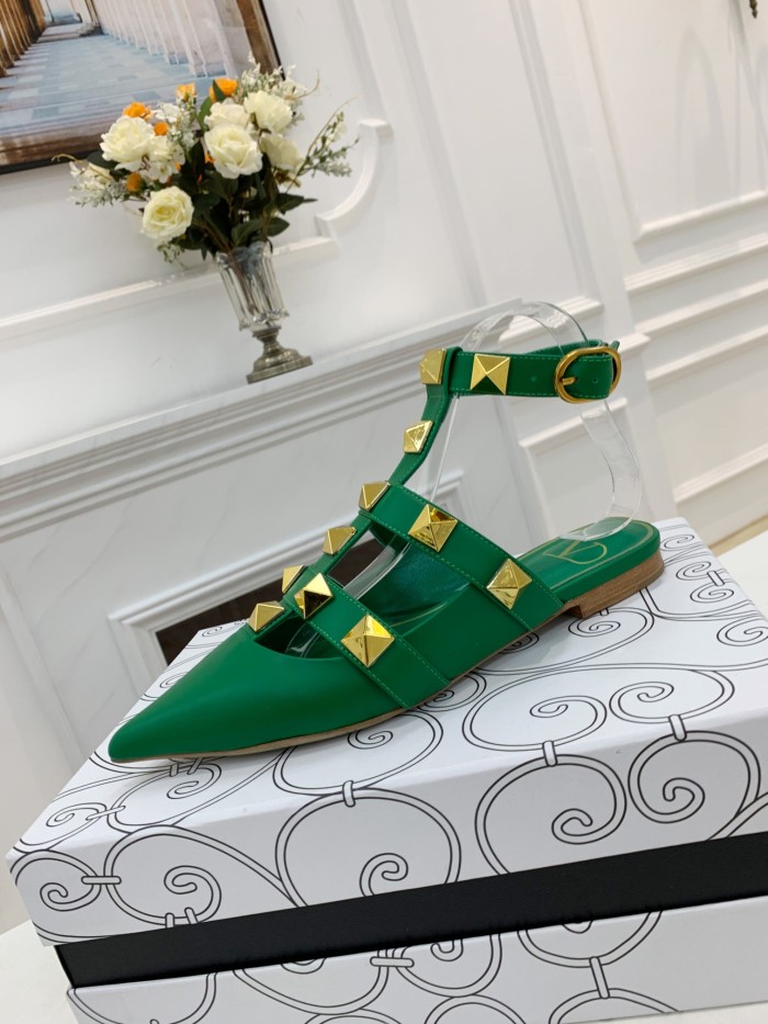 VALENTINO GARAVANI Roman Stud WOMEN 33