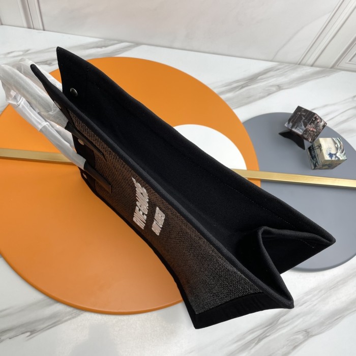 Handbags SAINT LAURENT 631682 size 37.5×38×17 cm