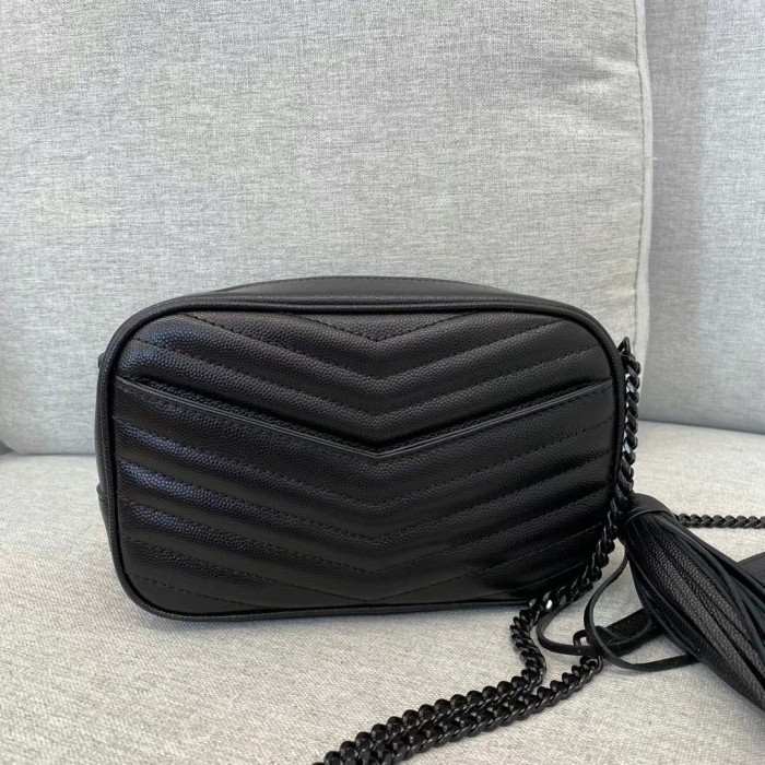 Handbags SAINT LAURENT 585040 size 19-11-5 cm