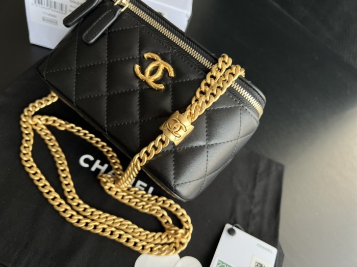 Handbag Chanel AP3044 size 17cmx9.5cmx8 cm