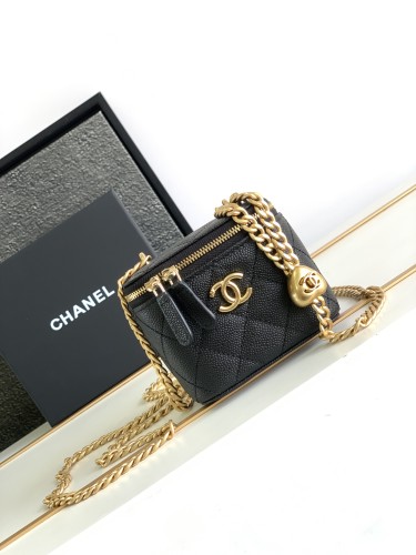 Handbag Chanel size 10.5 8.5 7 cm