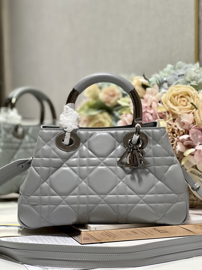 Handbag Dior 0062 size 30*18.5*11.5 cm