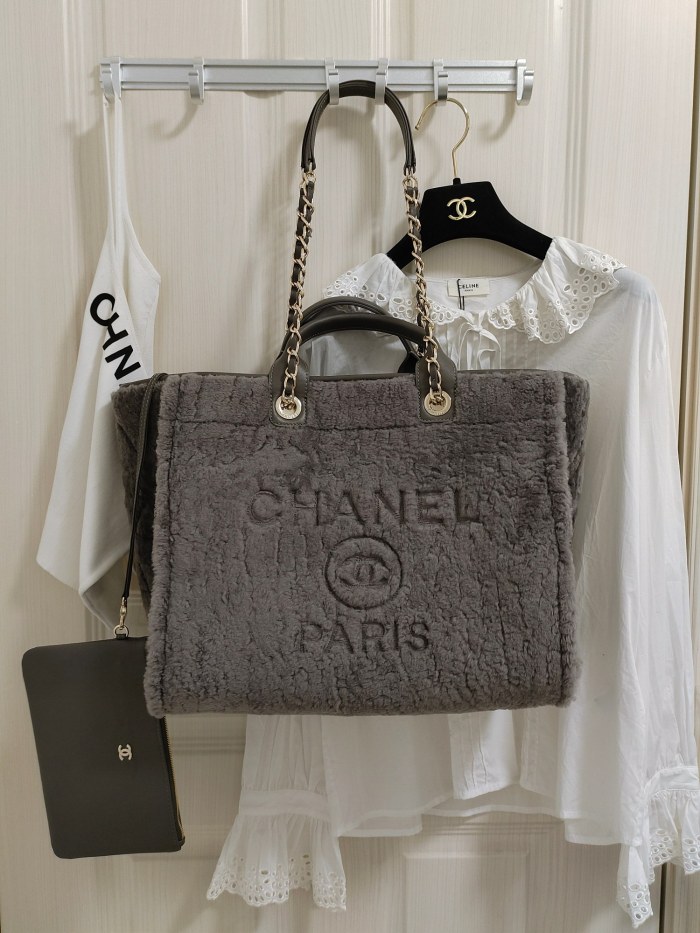 Handbag Chanel size 38 cm