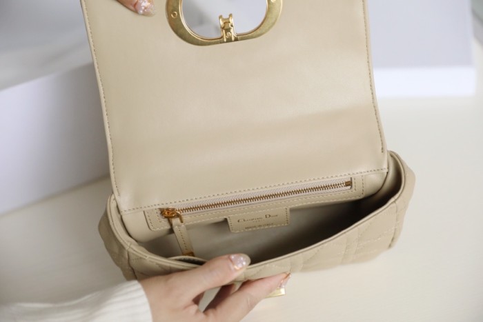 Handbag Dior size 20x12x7 cm