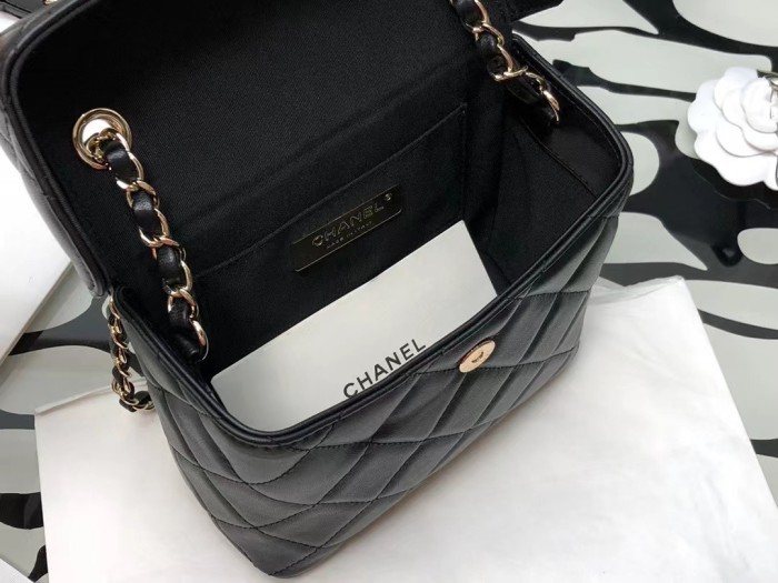 Handbag Chanel size 17×14×8 cm