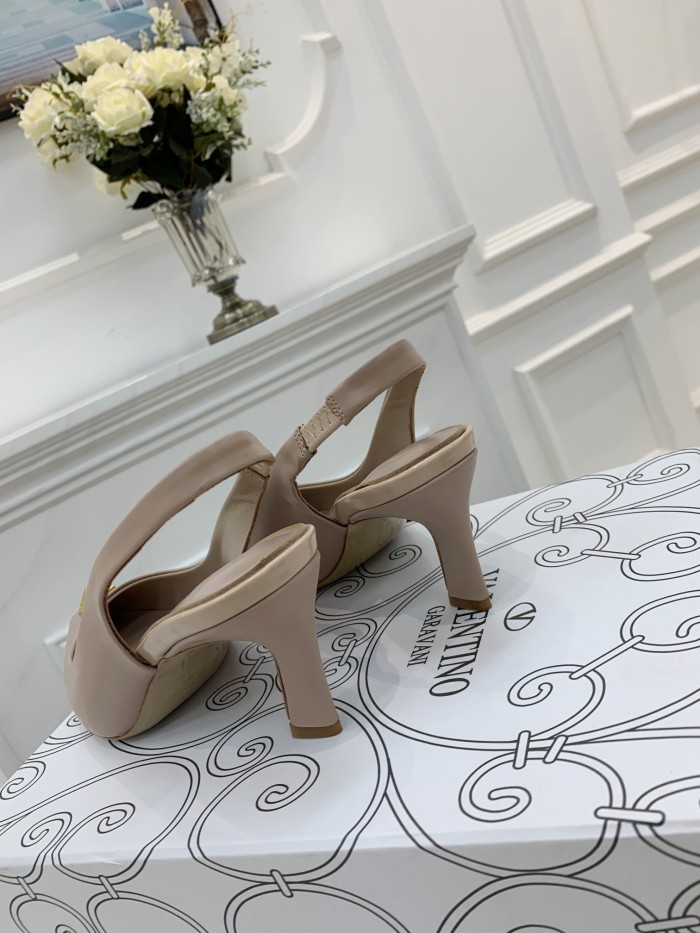 VALENTINO GARAVANI Rockstud WOMEN 37