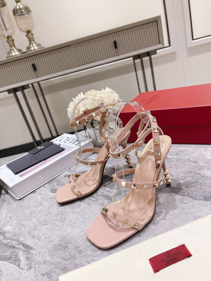 VALENTINO GARAVANI Rockstud WOMEN 2