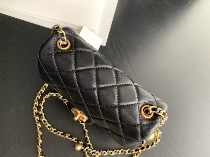 Handbag Chanel size 17 cm