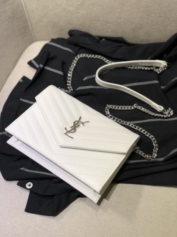 Handbags SAINT LAURENT 393953 size 19*11.5*4 cm