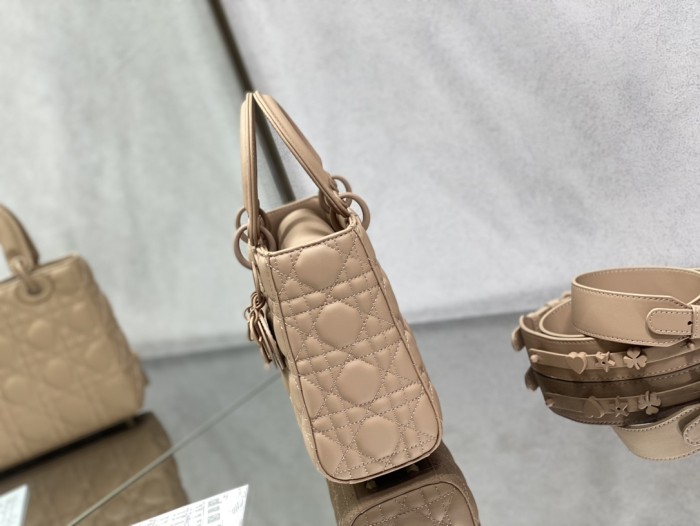 Handbag Dior size 20 cm