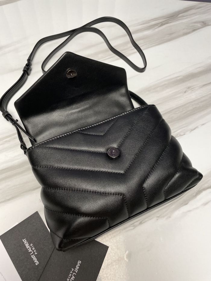 Handbags SAINT LAURENT 467072 size 20X14X7 cm