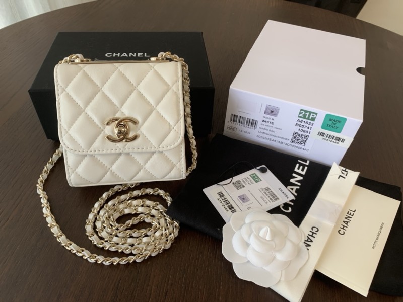Handbag Chanel A81633 size 11cmx11cmx5 cm