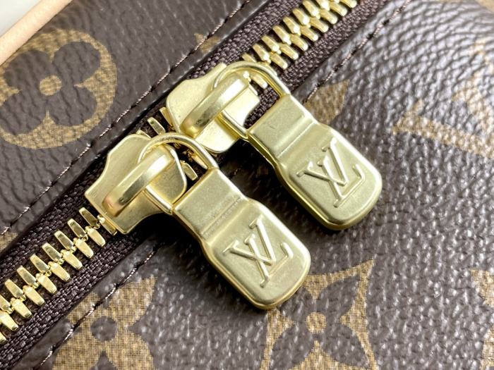 Handbag Louis Vuitton M42265 size 24.0 x 18.0 x 14.5 cm M44495 size 20×13.5×12 cm M44936 size:14*10.2*8.5cm