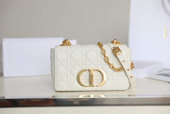 Handbag Dior size 20x12x7 cm