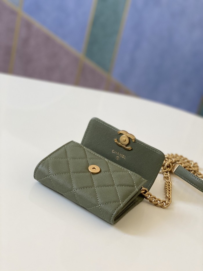 Handbag Chanel 81156 size 12 9 2.5 cm