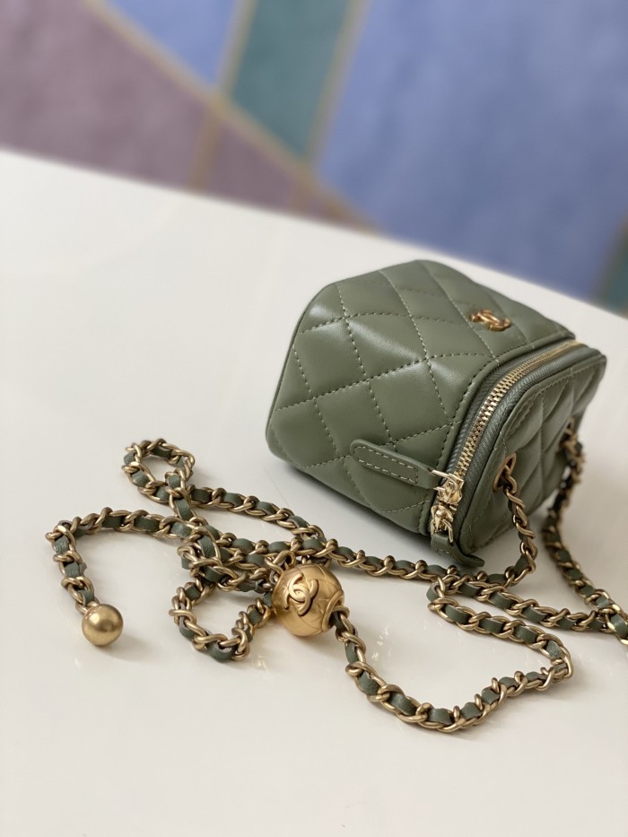 Handbag Chanel 81136 size 10.5 8.5 7 cm