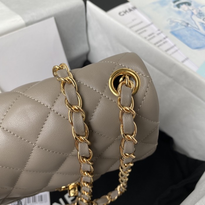 Handbag Chanel size 17 cm