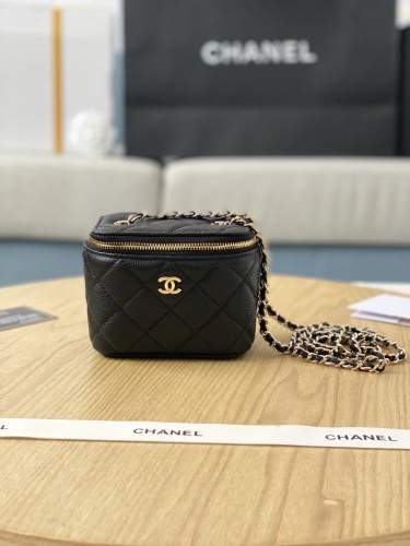 Handbag Chanel 81340 size 8.5*11*7 cm