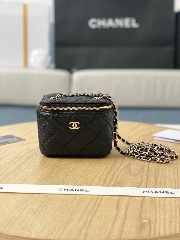Handbag Chanel 81340 size 8.5*11*7 cm