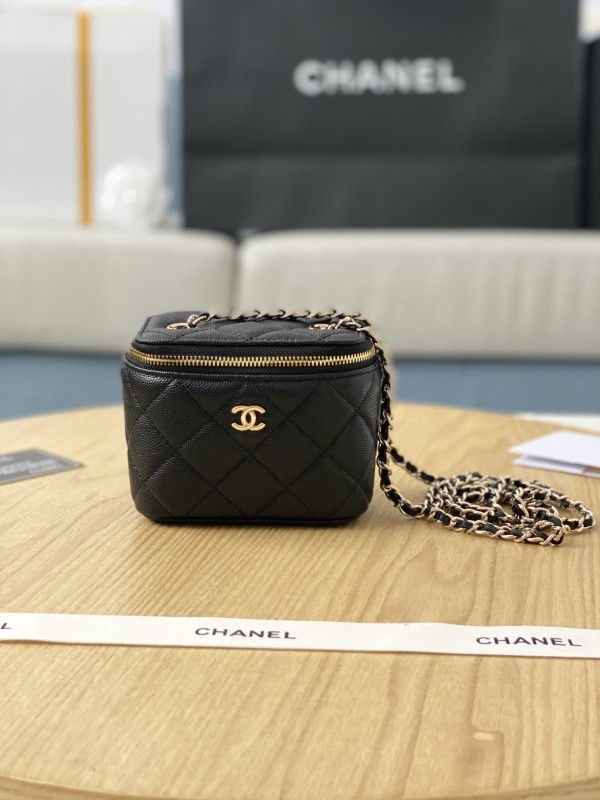 Handbag Chanel 81340 size 8.5*11*7 cm