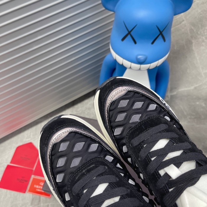 VALENTINO GARAVANI Ready Go Runner Sneaker 2