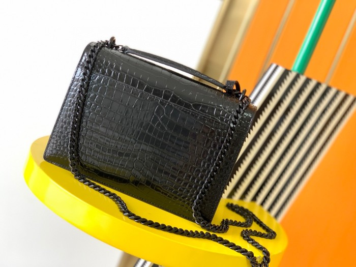 Handbags SAINT LAURENT 442906 size 22x8x16 cm