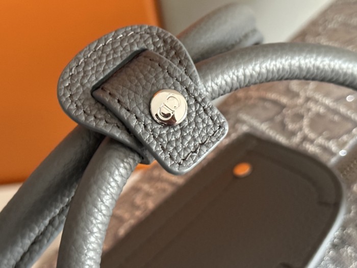 Handbag Dior 93338 size 50 x 25 x 21.5 cm