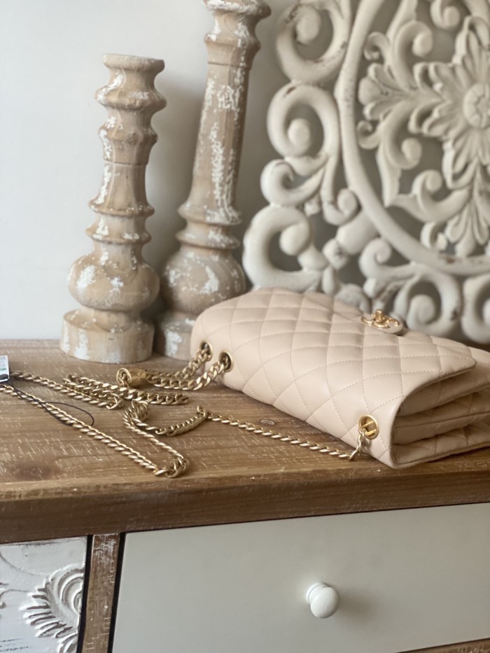 Handbag Chanel AS3609 size 16x25x10 cm