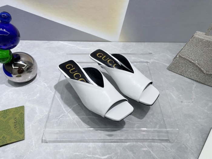 Gucci Women's mid-heel open-toe pump WOMEN 3