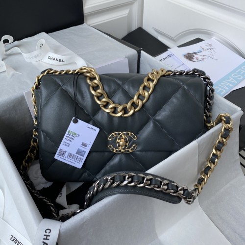Handbag Chanel size 30 cm