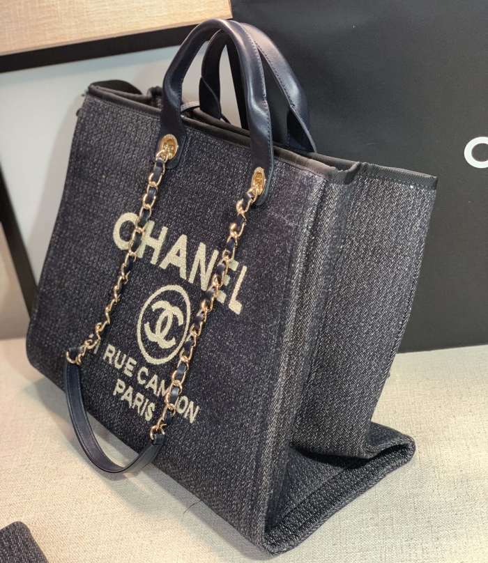 Handbag Chanel size 38 cm
