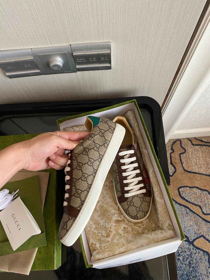 Gucci Women's Ace sneaker with bee sneaker 4