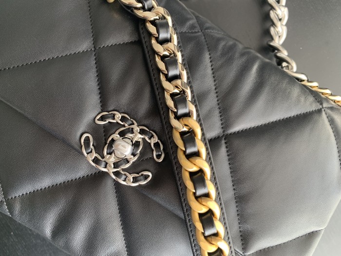 Handbag Chanel size 26cmx16cmx9 cm