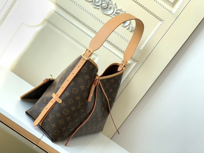 Handbag Louis Vuitton M46197 size 39×30×15 cm