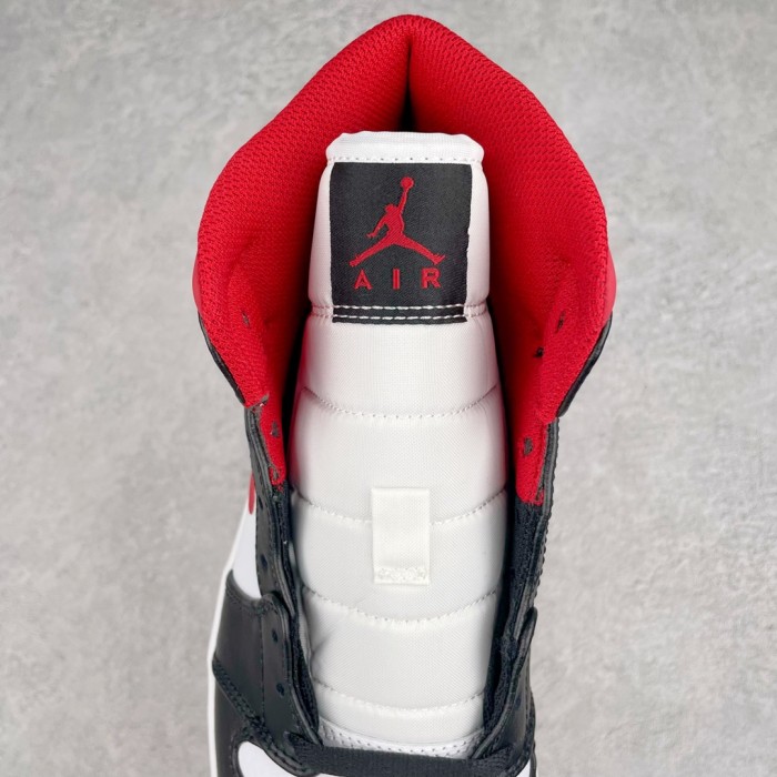 Air Jordan 1 Mid Very Berry