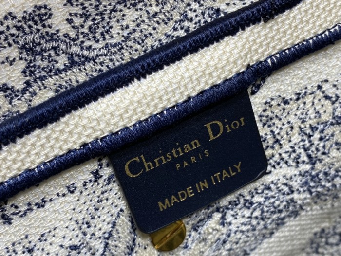 Handbag Dior size 25 cm