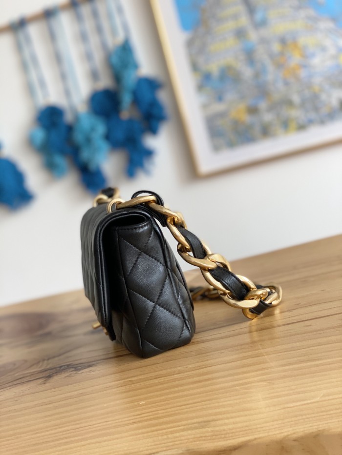 Handbag Chanel 3214 size 17*21*6