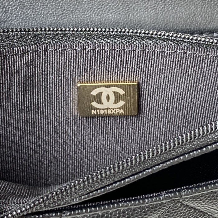 Handbag Chanel size 𝟷𝟸.𝟹*𝟷𝟿.𝟸*𝟹.𝟻 𝚌𝚖