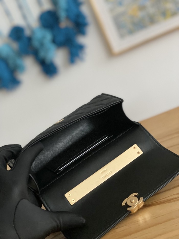 Handbag Chanel AP81214 size 10*18*4.5 cm