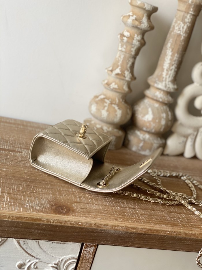 Handbag Chanel 88631 size 11 11 5 cm